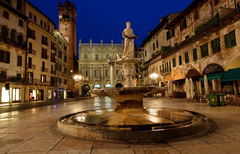 brown, incidental people, building exterior, sky, architecture, Italy, fountain, Verona, nature, home, reflection, outdoors, the sky, illuminated, concrete