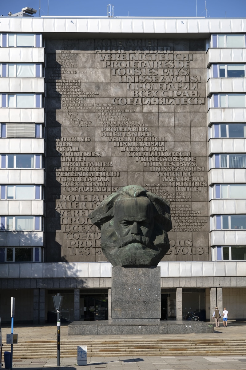 creativity, building, statue, built structure, nature, 5K, propaganda, historically, communism, art and craft, city, architecture, outdoors, sculpture