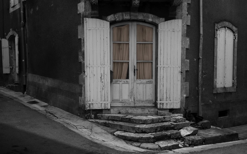 building, panel, entrance, residential district, deterioration, city, no people, run-down, door, built structure, decline, day, 1080P, obsolete, street