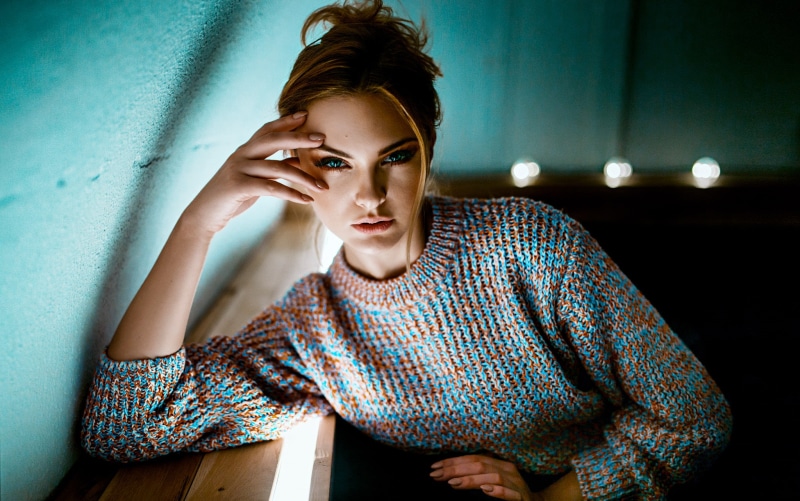model, looking at viewer, painted nails, Carla Sonre, 1080P, blue eyes, Damian Piórko, portrait, women, blonde