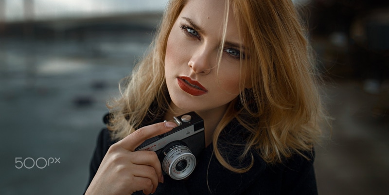 hairstyle, blonde, technology, teenager, young adult, depth of field, portrait, headshot, red lipstick, women, one person, Damian Piórko, looking at camera