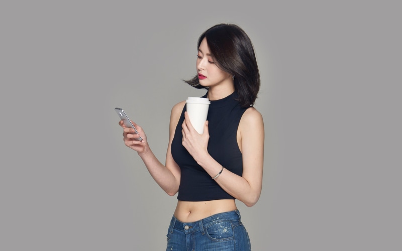 nara, fashion, one person, women, holding, girl, beauty, hairstyle, smiling, hair, beautiful woman, studio shot, kpop, adult, three quarter length, young women