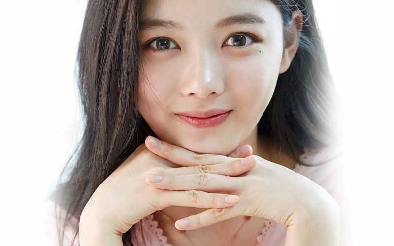 adult, black hair, young women, headshot, one person, studio shot, beautiful woman, hair, smile, hand, hairstyle, portrait, yoojung, kpop, looking at camera