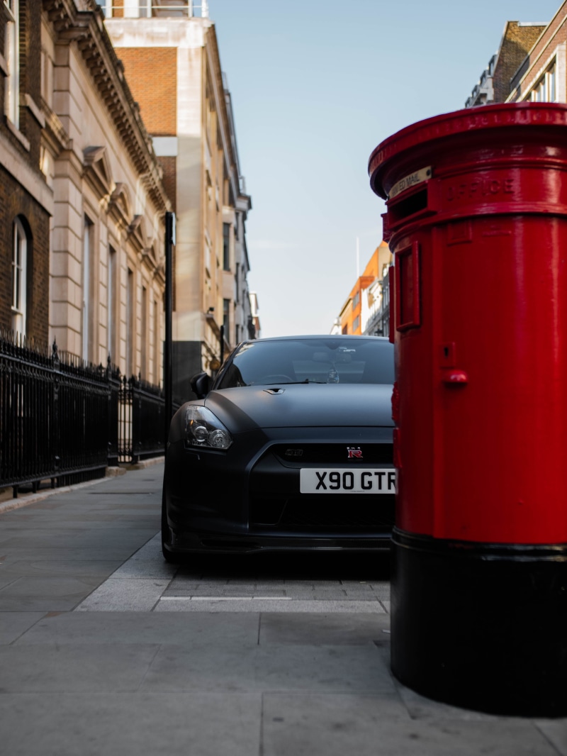 letterbox, tarmac, near, 5K, london, public mailbox, city, outdoors, transportation, machine, asphalt, stationary, street, gtr, hydrant, fire hydrant