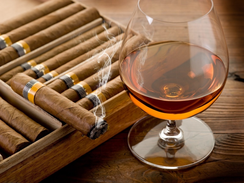 drink, 1080P, tobacco, cigar, glass, bokeh, alcohol, drinks, cigars, cigarette, smoke, smoking