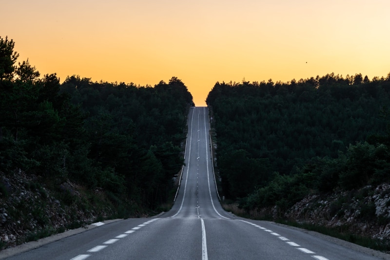 asphalt, sky, travel, 4K, summer, traffic, rock, landscape, scenics, rural Scene, dark, home, speed, transportation, empty, blue, outdoors, dividing Line