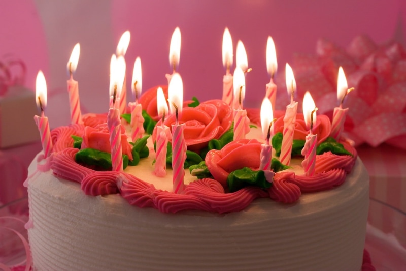 white, no people, temptation, covered, food and drink, nature, fire, sweet, candle, birthday candles, sweet food, 720P, illuminated, event, close-up, freshness