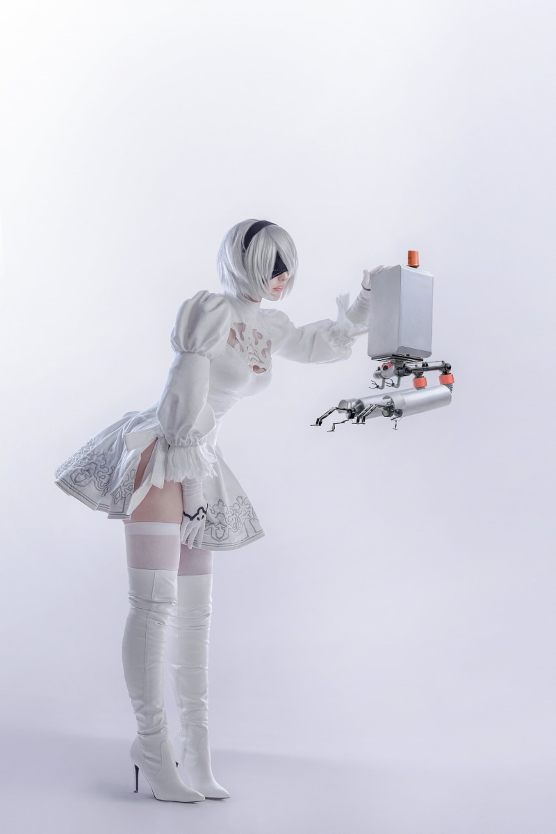 2K, video game girls, short hair, women, cosplay, 2B (Nier: Automata), 2B, Sayathefox, silver hair, hair over one eye, gloves, Nier: Automata, model, video games
