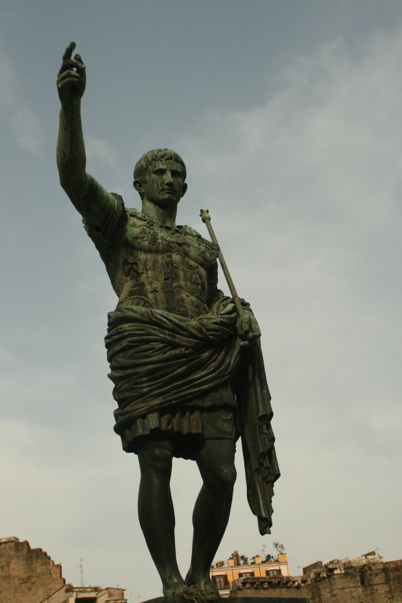 sculpture, 4K, emperor, travel destinations, representation, italia, craft, built structure, day, male likeness, rome, low, roman, no people, nature, creativity