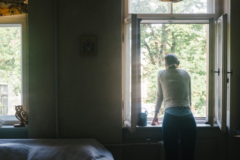 vintage, attractive, waiting, glass - material, house, retro, domestic room, home interior, nature, one, female, anticipation, three quarter length, alone