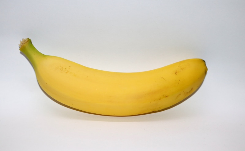 no people, white background, 2K, close-up, studio shot, copy space, indoors, single object, food, fruit, ripe, healthy lifestyle, freshness, southern fruits