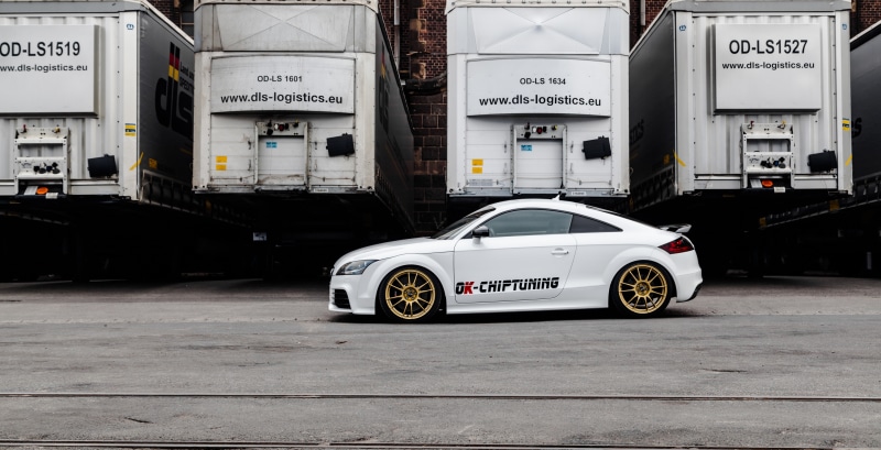 communication, Audi TT, Audi, outdoors, sign, city, 5K, motor vehicle, warning sign, stationary, transportation, mode of transportation, architecture