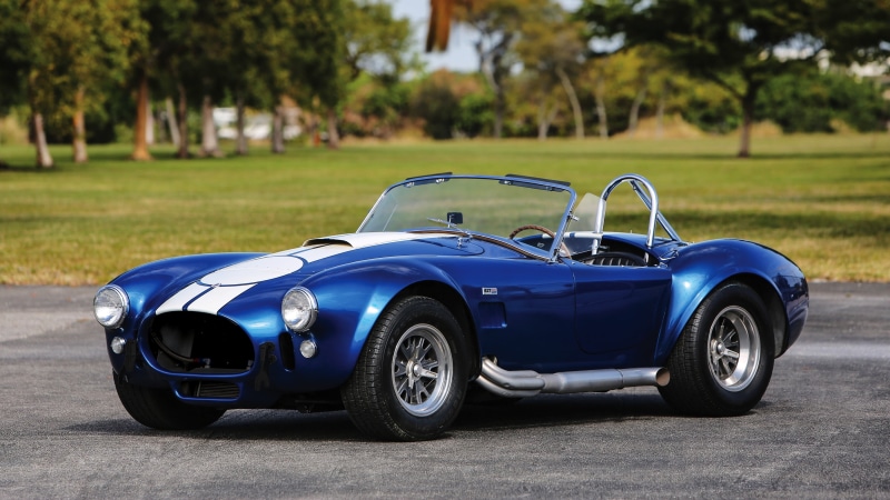 outdoors, status Car, luxury, retro Styled, mode of transportation, focus on foreground, no people, blue, vintage car, elegance, wheel, speed, design, 427