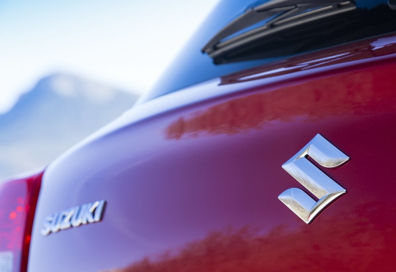 swift, nature, day, (2018), red, close-up, retro styled, focus on foreground, mode of transportation, blue, 720P, selective focus, communication, transportation