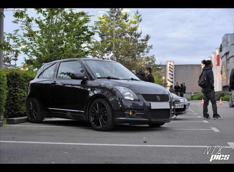 city, nature, men, outdoors, one person, incidental people, sky, standing, street, government, motor vehicle, Suzuki Swift Sport, 720P, Kei car, road