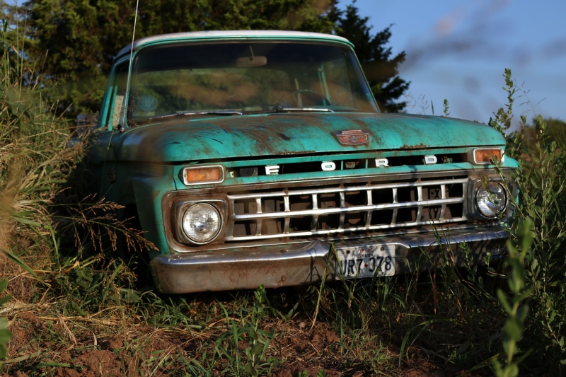 mode of transportation, abandoned, no people, nature, car, vehicle, land vehicle, 5K, metal, old, headlight, field, truck, obsolete, ford truck, day, ruined