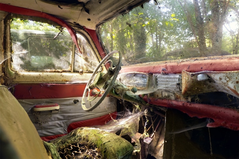 black, 1080P, scooter, broken, car, motor vehicle, vehicle, abandoned, breaking, red, motor, day, interior, ruined, wreck, obsolete, land vehicle, plant