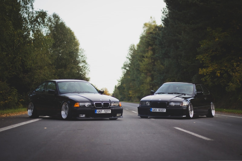 travel, mode of transportation, oldschool, plant, nature, 3 series, transportation, tree, direction, stationary, car, cars, 4K, city, street, day, growth