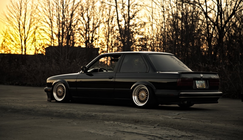 no People, shiny, land Vehicle, side view, 325si, old, plant, black, elegance, transportation, mode of Transport, mode of transportation, modern, e, profile