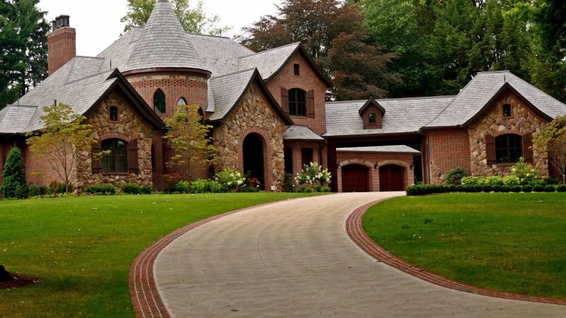 no people, transportation, grass, architecture, bed, 2K, built structure, wooden, outdoors, brown, building exterior, residential district, mansion, house