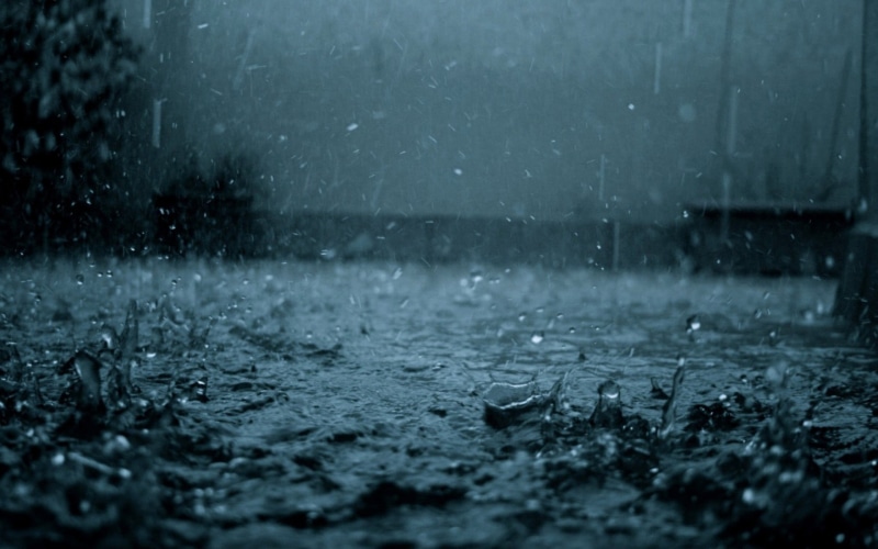 outdoors, water, day, rainy season, winter, 1080P, snowing, cold temperature, drop, ground, selective focus, environment, monsoon, torrential rain, wet