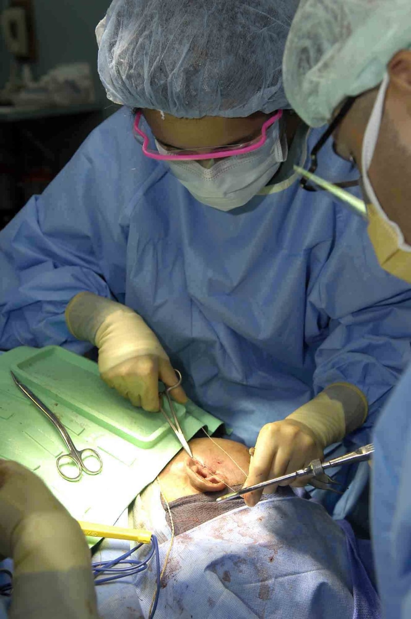medical equipment, surgeon, protective workwear, operating Table, treatment, occupation, scrubs, operating, using, healthcare, health, 1080P, surgeons