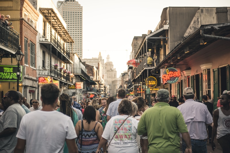 urban, walking, bazaar, transportation, real people, united states, people, candid, shop, building, large group of people, architecture, crowded, city life