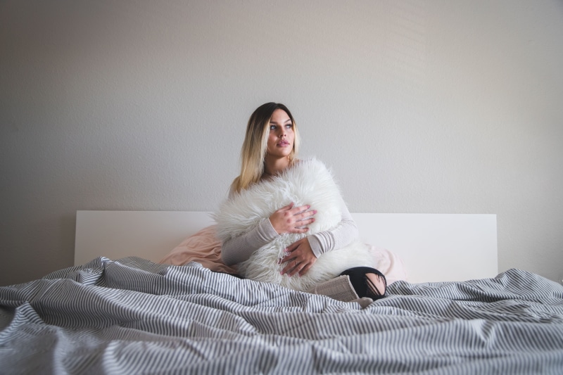 furniture, bed, 5K, throw, females, #bed, positive emotion, #cuddle, portrait, young adult, #hotgirl, #winter, bedroom, white, #blonde, grey, hairstyle
