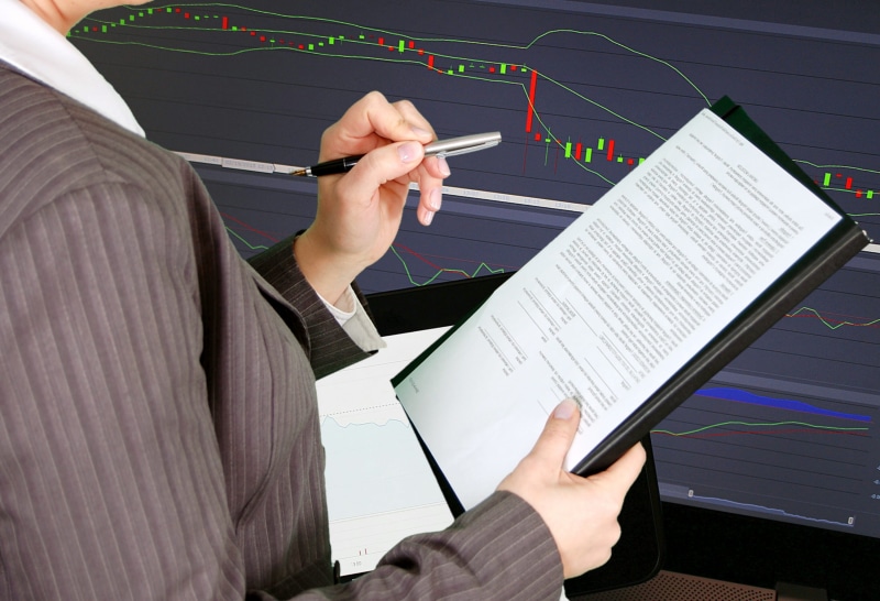 business person, person, business, data, graph, profits, diagram, technology, 2K, organization, businesswoman, items, adult, chart, smart, analysis, communication