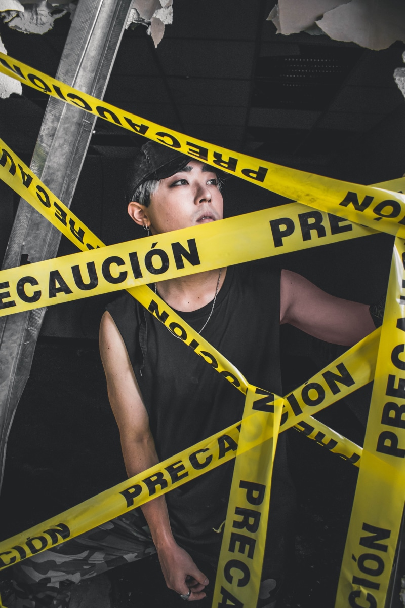 cSI, standing, victim, straps, fashion, person, forbidden, instagram, yellow, lugar abandonado, 5K, precaucion, diego morale, warning Symbol, corea, danger