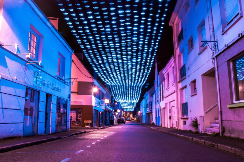built structure, the way forward, illuminated, travel destinations, alle, nightlife, neon light, illumination, city life, outdoors, christmas, street view