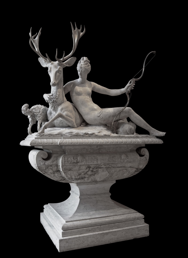architecture, marble, louvre, indoors, princess diana gedenkbrunnen, statue, black background, no people, studio shot, close-up, creativity, animal representation