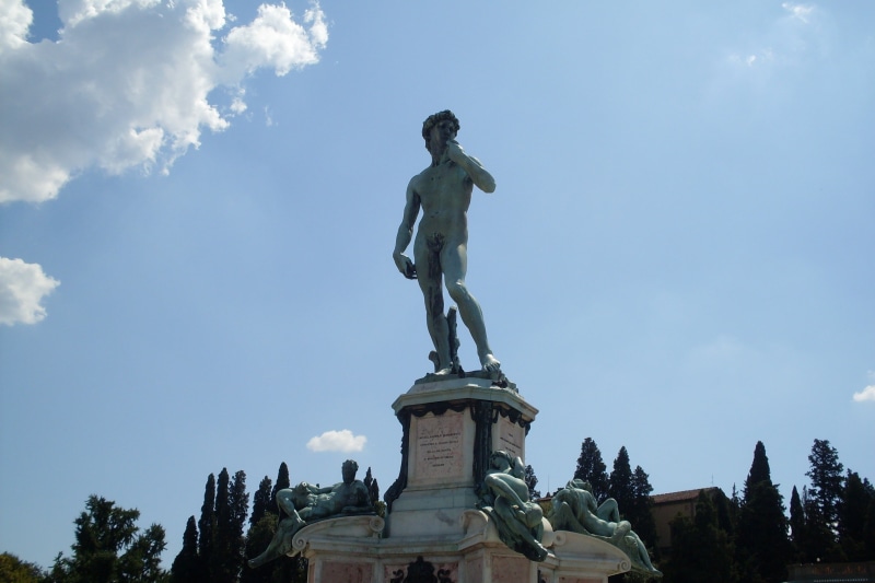 architecture, male likeness, statue, day, creativity, bronze, female likeness, michelangelo, tree, florence, tourism, no people, memorial, tuscany, low angle view