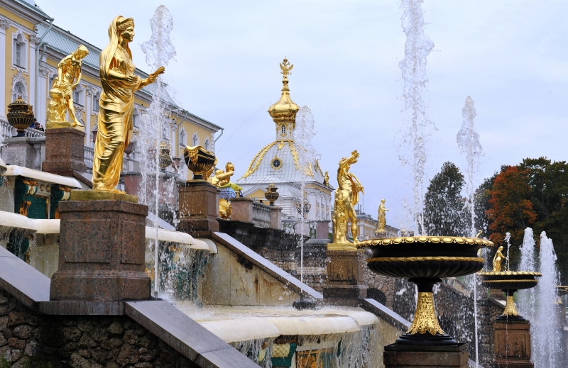 tree, 4K, cultures, creativity, outdoors, day, peterhof, building, europe, gilded, place of worship, built structure, ornate, architecture, parks, building exterior
