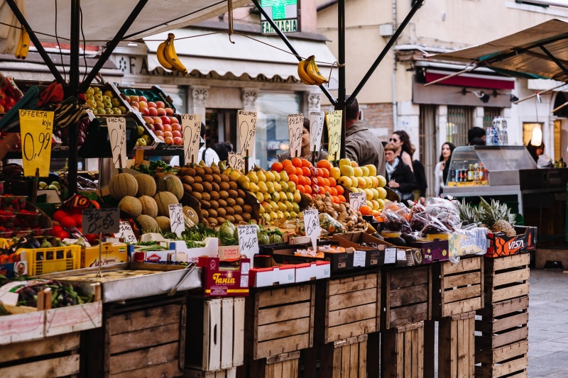 market, selling, healthy eating, retail display, food and drink, for sale, urban Scene, wellbeing, real people, arrangement, trip, tourist, day, old houses