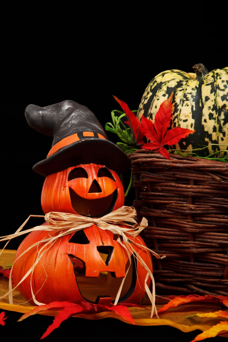 pumpkin, spooky, black background, Autumn, no people, smile, holiday - event, still life, representation, food and drink, studio shot, jack o lantern, scary