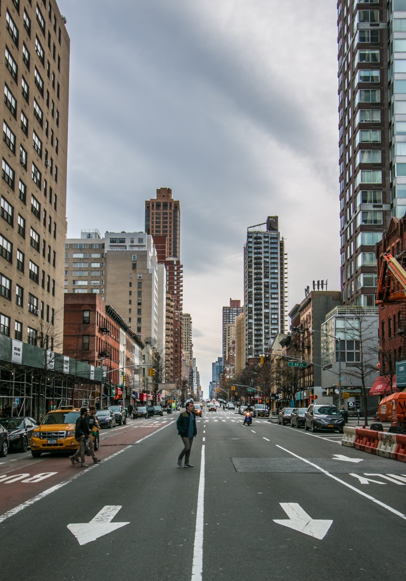 nyc, tall - high, symbol, motor vehicle, transportation, 2K, skyscraper, manhattan, new york city, taxis, new york, horizon, city street, people crossing