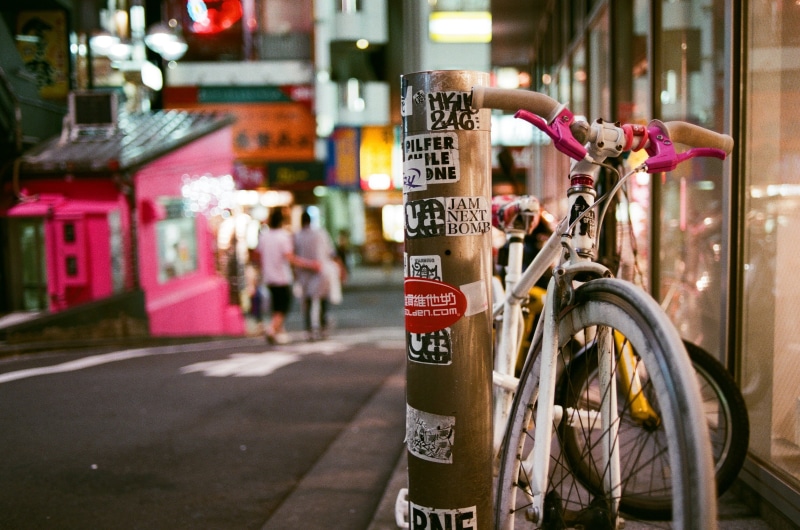 japan, bicycle, near, transportation, cycling, 2K, mountain, city Life, mountain bike, Tokyo, wooden, urban Scene, city, white, brown, Nikon  FM2, rigid