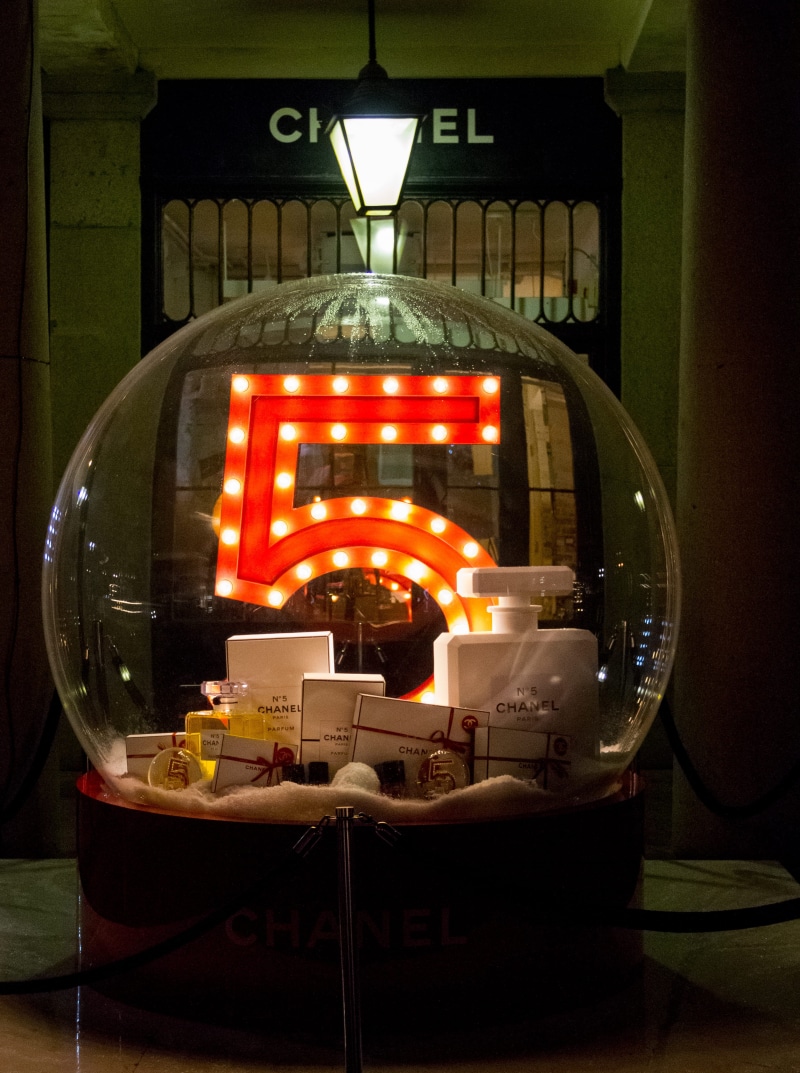 fire, full, front, united kingdom, presents, indoors, text, candle, large, london, burning, lighting equipment, ball, number, architecture, gifts, fire - natural phenomenon