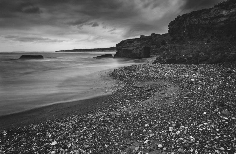 crawl, Landscape, power in nature, nature, wave, grain, solid, wash, Shades, Winter, latina, Grayscale, no people, Ruins, torreastura, day, Rocks, Beach
