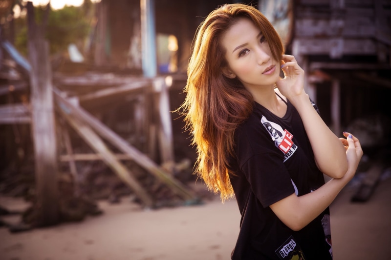 selective, beauty, young adult, real people, hair, hairstyle, long hair, black shirt, casual clothing, women, day, Asian, focus, standing, waist up, urban