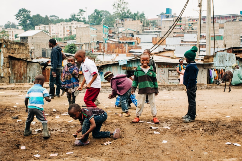 casual clothing, real people, outdoors, person, males, clothing, urban, happy, group of people, building, built structure, kids, footwear, human, child