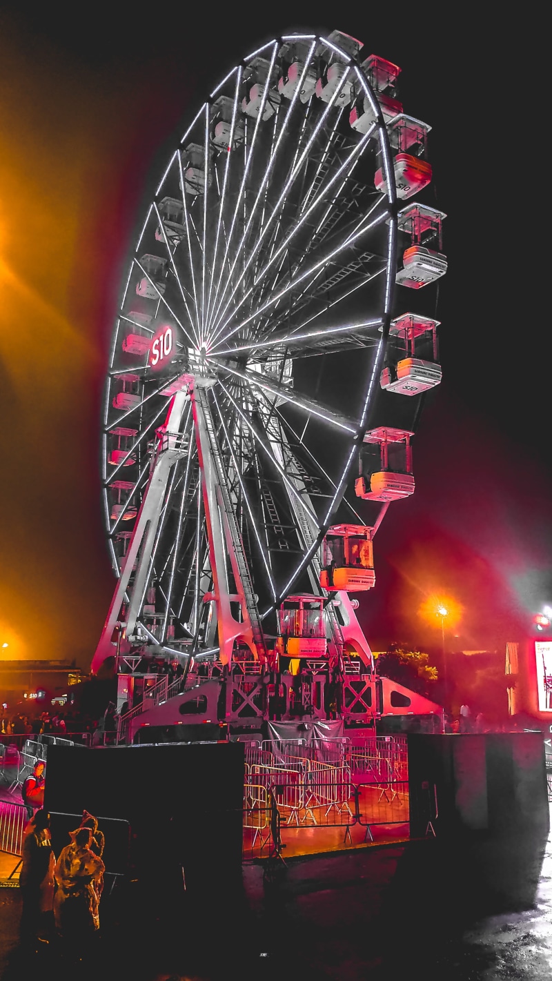 outdoors, multi colored, ferris wheel, nature, machine, no people, wheel, arts culture and entertainment, travel destinations, enjoyment, construction crane