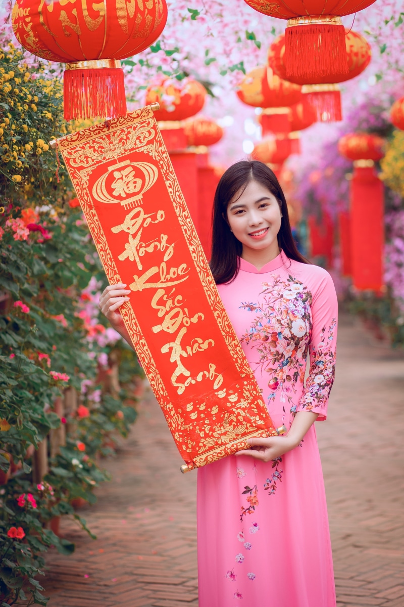 cute, traditional, 4K, red, chinese new year, fashion, dress, beauty, beautiful, pretty, focus, women, celebration, photoshoot, signage, outdoors, lifestyles