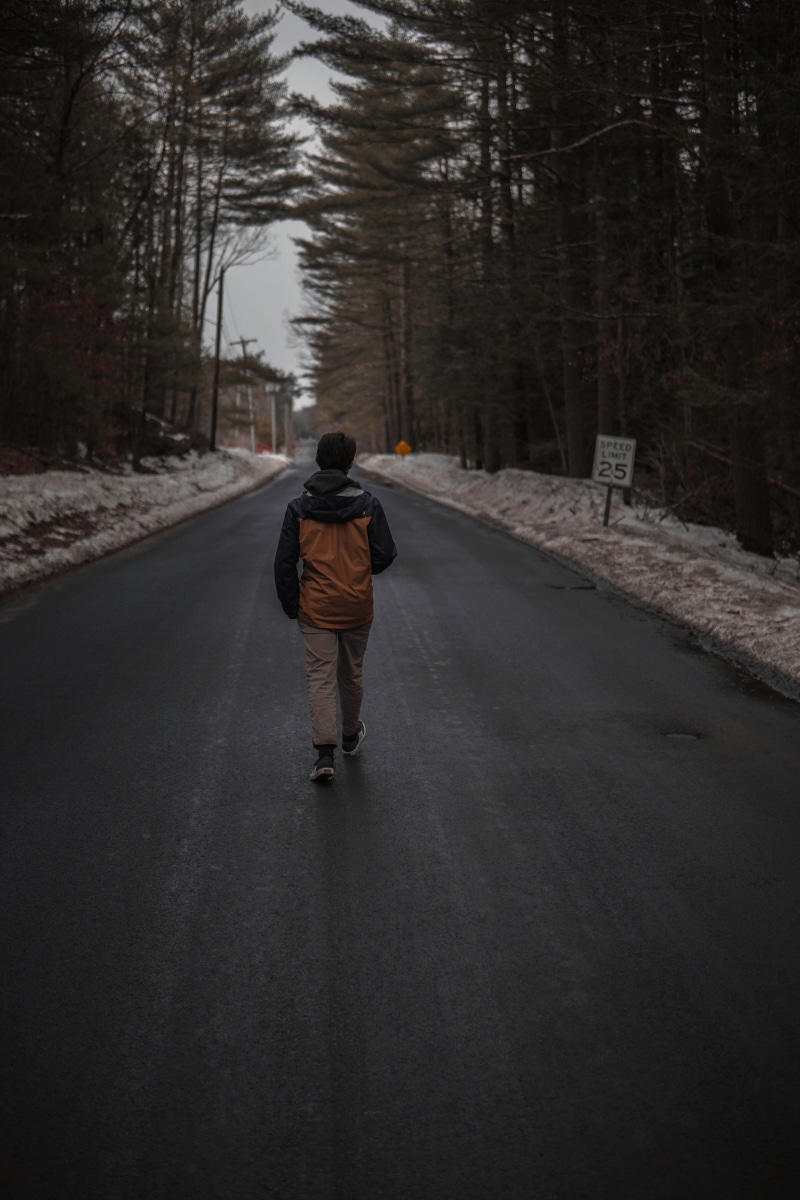 abies, raincoat, tarmac, warm clothing, lifestyles, 5K, shoe, nature, tree, overcoat, real people, pedestrian, way, road, day, one person, cold temperature