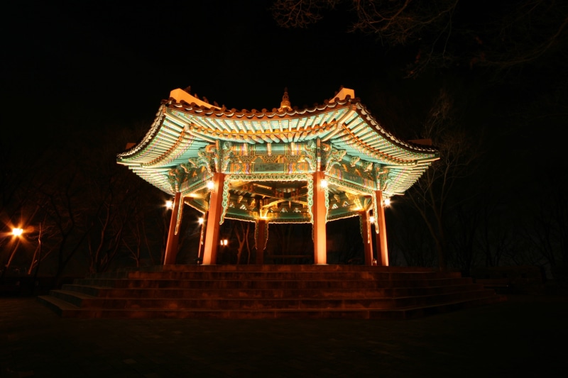 light, nature, dark, architecture, Hanok, carousel, namsan tower, lighting equipment, building, 2K, outdoors, a night view of seoul, history, night view