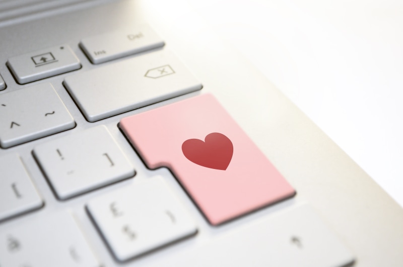 5K, emotion, romance, laptop, networked, silver colored, computer, computer key, positive emotion, communication, no people, close-up, online dating, computer keyboard