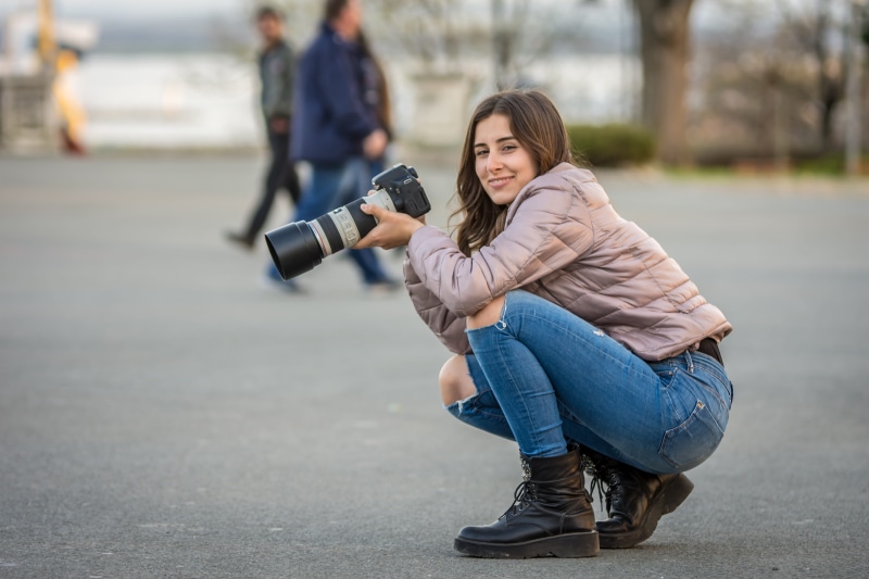 photographing, canon lens, full length, young adult, females, photography, camera - photographic equipment, gray, two people, women, jeans, education, dslr