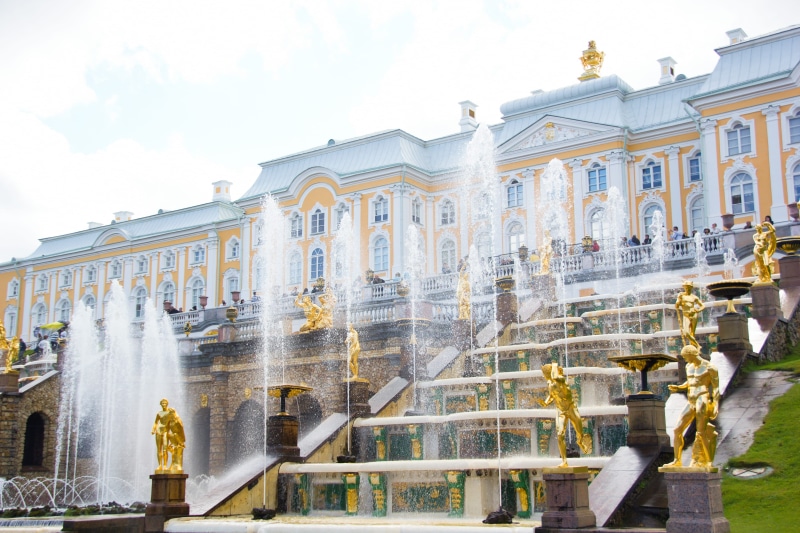 gold, luxury, golden, figure, no people, fountain, petersburg, st, spb, garden, built structure, staircase, park, history, nature, great, adornment, baroque