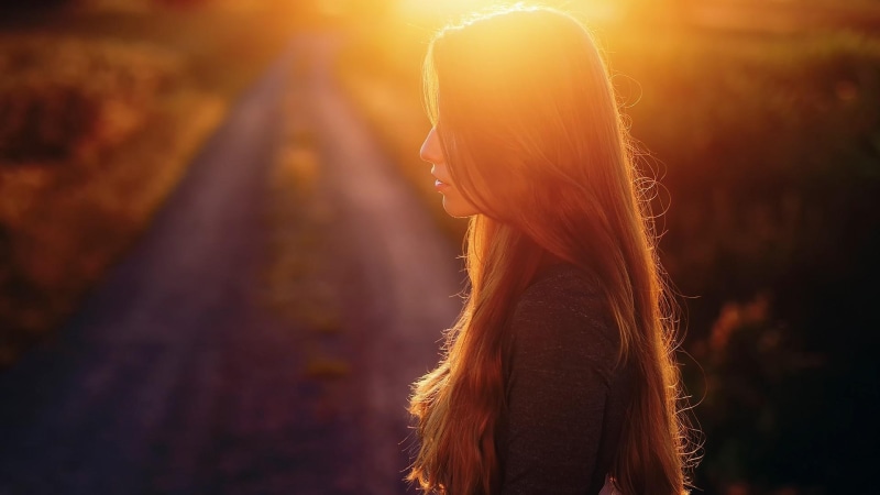beautiful pictures and waist long hair, beautiful, beautiful mood, gray, s, sun, 1080P, girl, long, hair, woman, the sun, top, the road, pictures, road